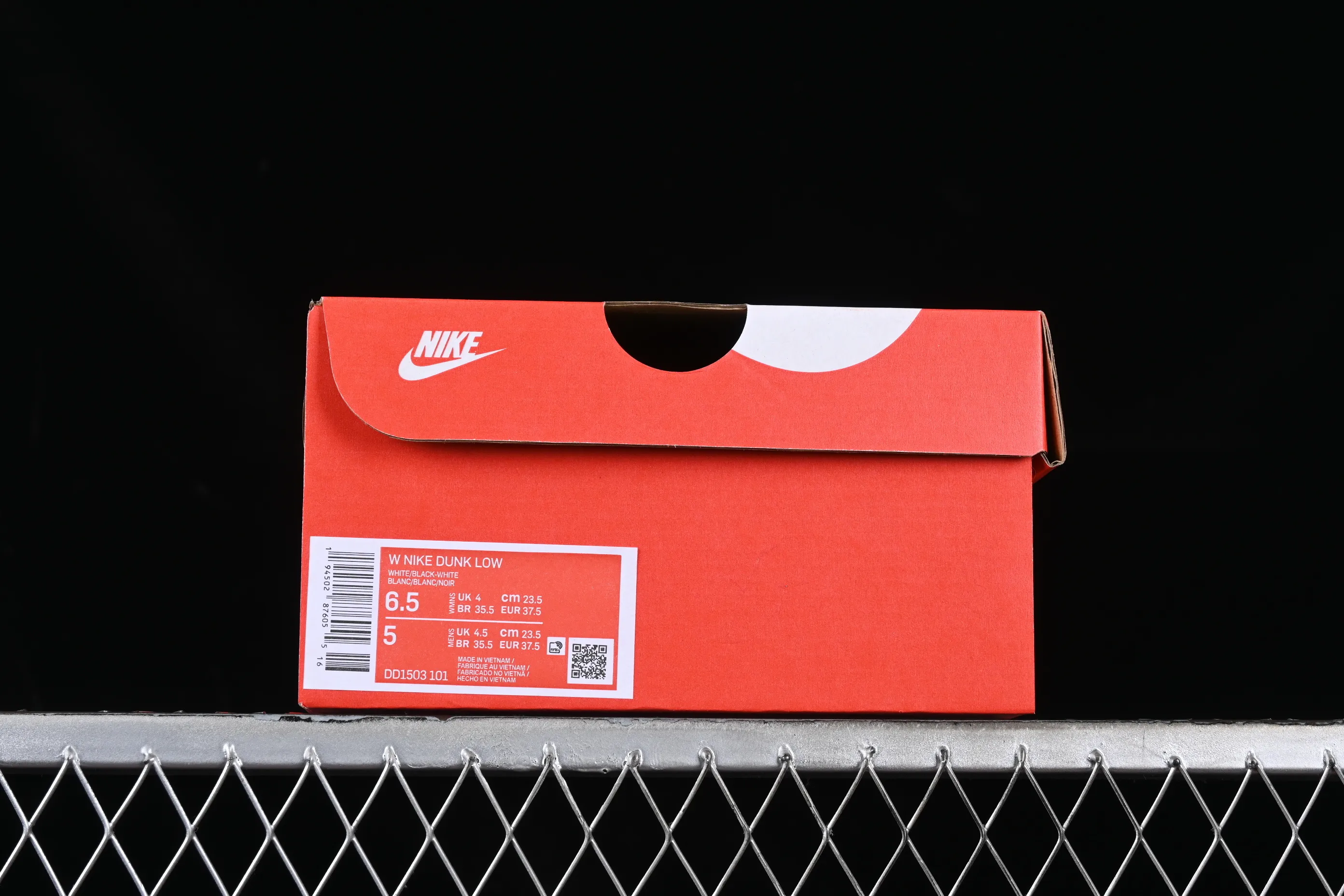 All Categories Nk SB Dunk Series Nk SB Dunk Low Low-top sneakers Nk SB Dunk Low Blueberry soda Simple haze gray blue SB strap low-top casual sneakers DD1503-101